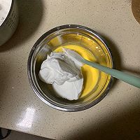 口感绵软 做法简单的杯子蛋糕的做法图解8