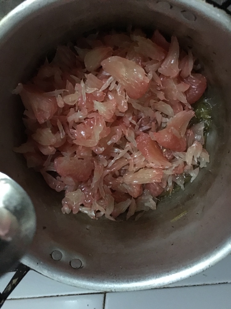 蜂蜜红柚茶的做法图解7