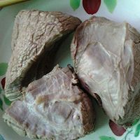 卤牛肉的做法图解1