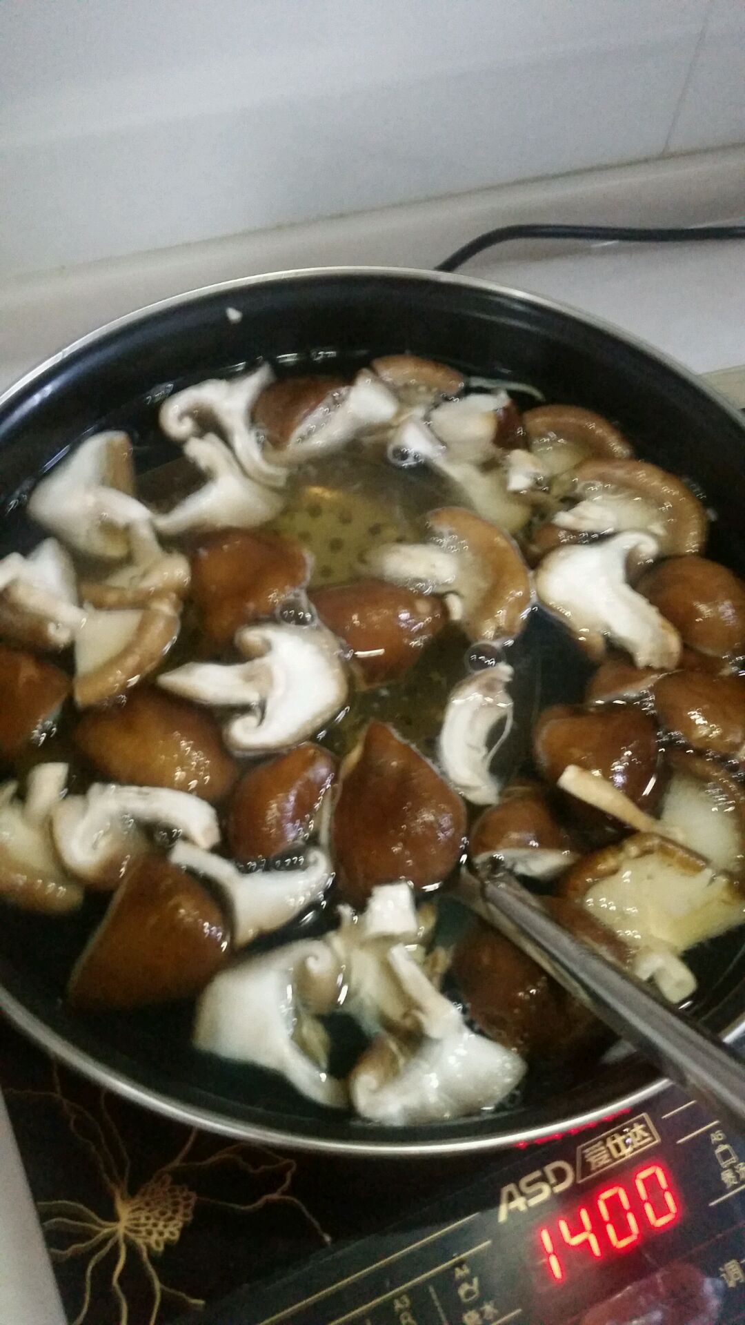 奶油蘑菇汤#一起吃西餐#的做法_【图解】奶油蘑菇汤#一起吃西餐#怎么做如何做好吃_奶油蘑菇汤#一起吃西餐#家常做法大全_沙小囡_豆果美食