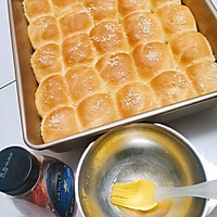 手揉版简单易做奶香小餐包（小面包）的做法图解18