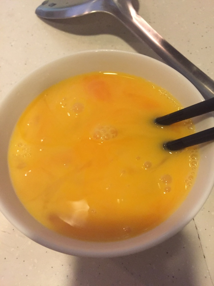 蛋炒榨菜的做法图解2
