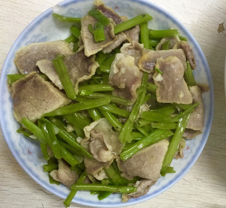 蒜香腊肉空心菜的做法