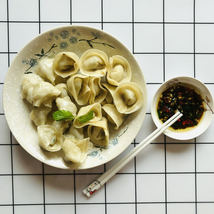 鲜虾香菇肉饺的做法