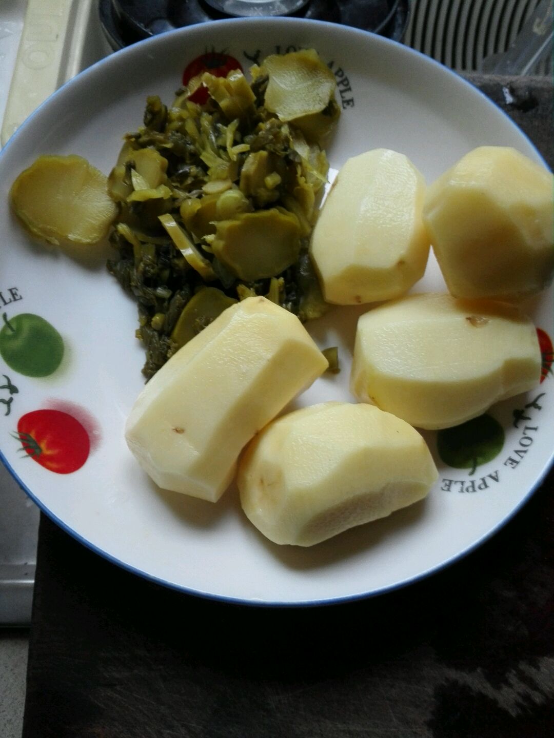 土豆酸菜汤面,土豆酸菜汤面的家常做法 - 美食杰土豆酸菜汤面做法大全