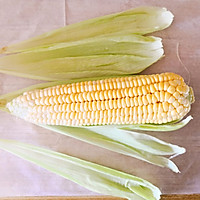 玉米炒馒头丁的做法图解1