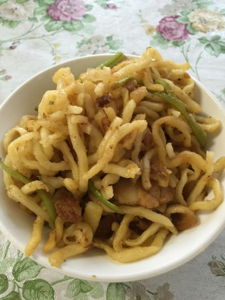 铁锅焖面 快手菜的做法
