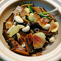 补中益气之火腿片黄鳝汤的做法图解4