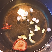 超级无敌香的酱油蘑菇汤面的做法图解1