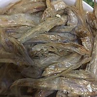干鱼炒辣椒的做法图解1