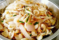 洋葱炒白虾的做法