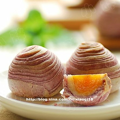 紫薯莲蓉千层月饼