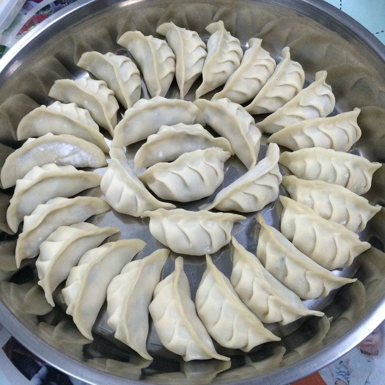 白菜香菇云耳猪肉饺的做法