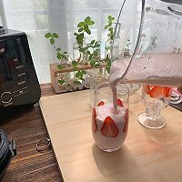 草莓奶昔，既要美味也要颜值的做法图解9