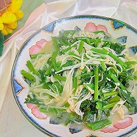 #刘畊宏女孩减脂饮食#低脂餐芹菜炒金针菇的做法图解6