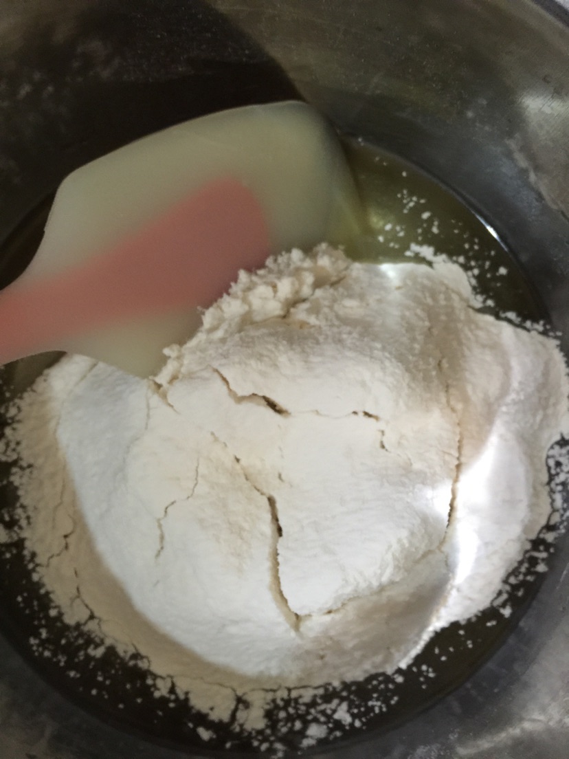 蔓越莓戚风蛋糕（8寸方模）#熙悦食品低筋粉#的做法图解2