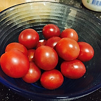 梅子番茄是绝配( ◔ ڼ ◔ )的做法图解1