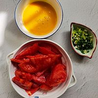 #轻食季怎么吃#巨好吃的番茄海鲜菇炒蛋 | 清爽低脂零失败！的做法图解2