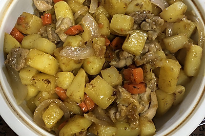 咖喱鸡肉焖土豆