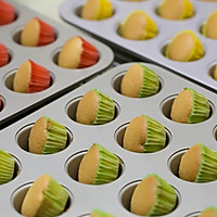 不裂不缩不塌的全蛋海绵迷你纸杯蛋糕CupCake的做法图解7