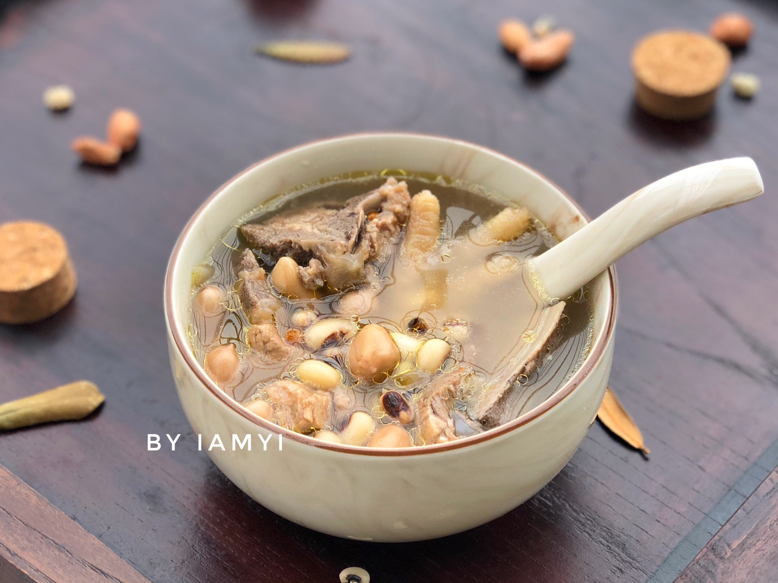 鸡爪眉豆薏米祛湿汤图片