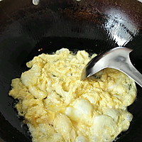 豆芽鸡蛋焖饼的做法图解2