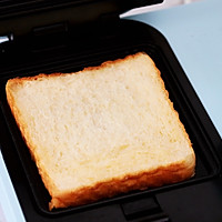 #我们约饭吧#紫薯肉松三明治的做法图解4