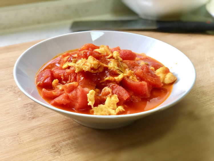 西红柿炒鸡蛋（胸是炒鸡蛋）的做法