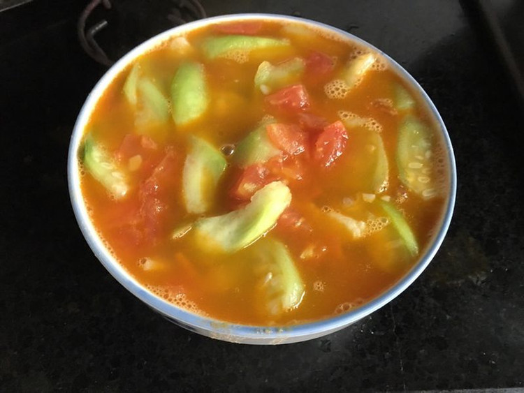 蕃茄丝瓜汤的做法