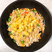 凤梨虾球炒饭的做法图解8