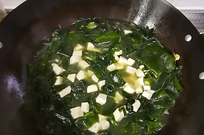 韩式海带豆腐汤