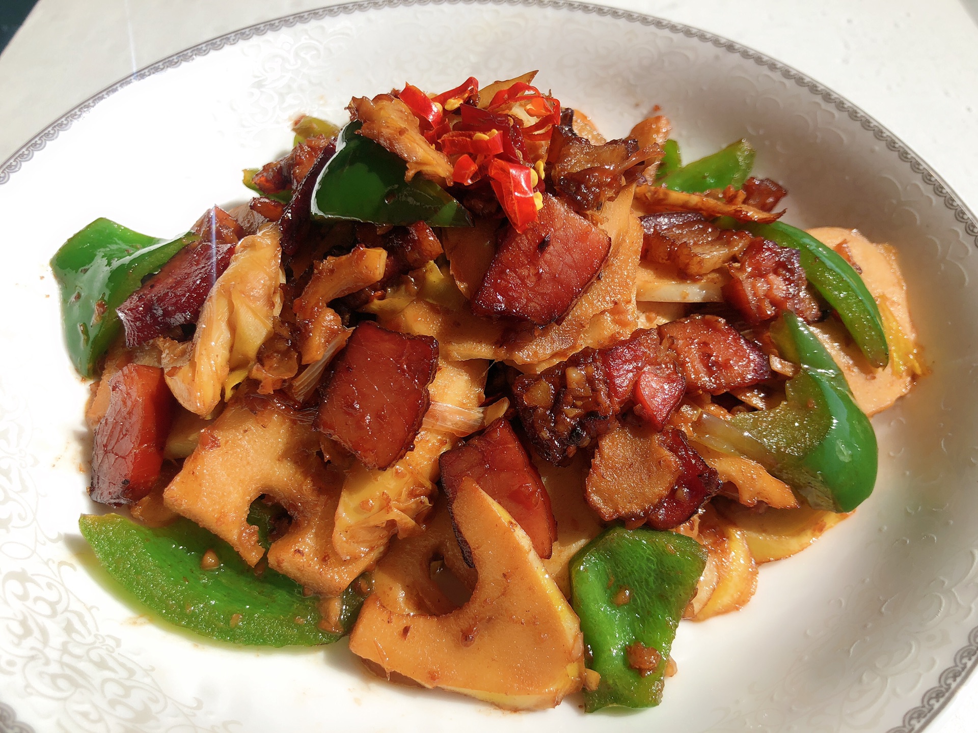 Stir fried bamboo shoots with bacon