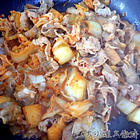 泡菜炒肥羊的做法图解5