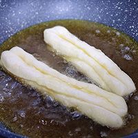 自制油条#金龙鱼营养强化维生素A纯香新派菜油#的做法图解12