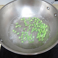 豌豆鸡蛋饼的做法图解3