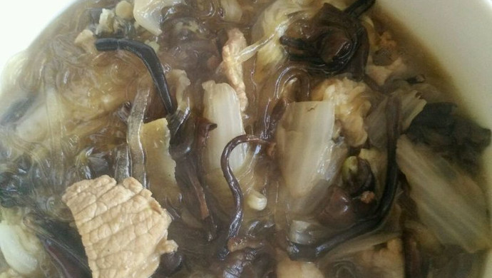 榛蘑猪肉炖粉条白菜