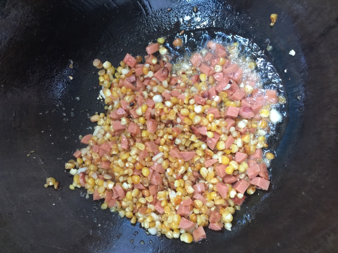 玉米粒炒火腿肠怎么做_玉米粒炒火腿肠的做法_豆果美食