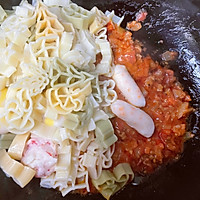#白色情人节限定美味#为他做早餐～鱼丸意面的做法图解4