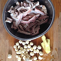 补脾胃益气虚的莲子猪肚汤——附：猪肚清洗详细。的做法图解9