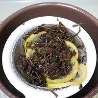 夏日解暑清凉特饮❗❗柠檬红茶冻撞奶的做法图解4