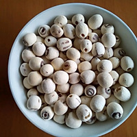 莲子银耳粥的做法图解1