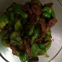 菜椒炒肉的做法图解5