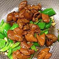 #家乡年味 鲜才够味#青椒炒大肠的做法图解12