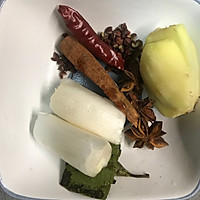 卤肥肠的做法图解2