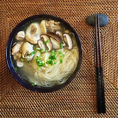 香菇鸡汤面