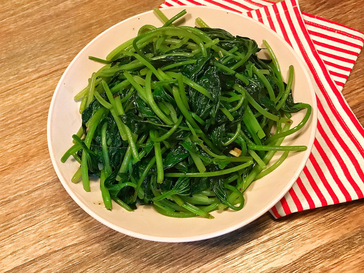 豆豉蒜蓉炒地瓜叶(番薯叶）的做法