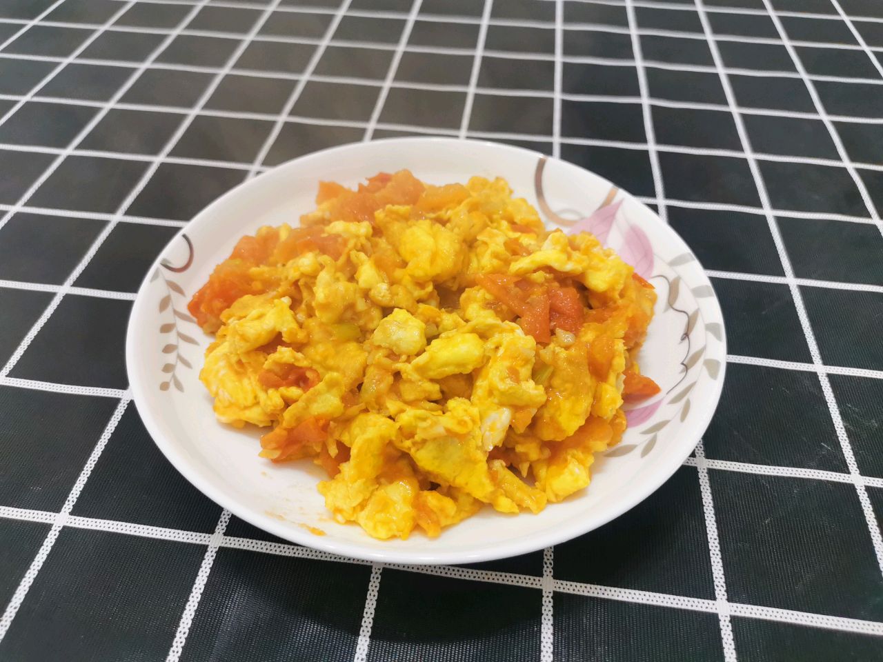 Scrambled egg with tomato