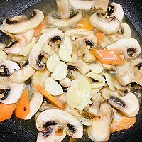 #吃出健康，解决假胖#白蘑菇炒肉片的做法图解16