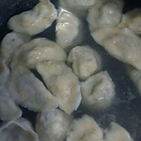 胡萝卜木耳丝瓜素水饺(对付宝宝不吃丝瓜的办法)的做法图解11