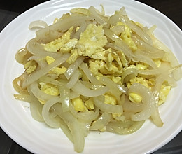 洋葱炒鸡蛋的做法